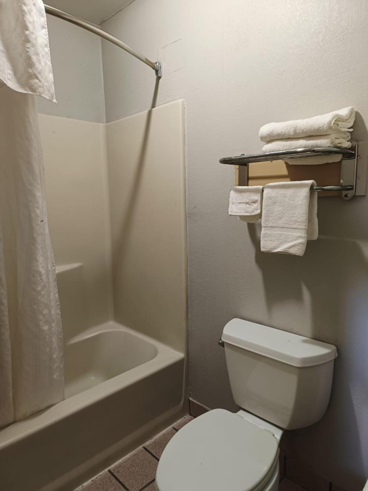 Executive Inn By Oyo Kilgore North Extérieur photo