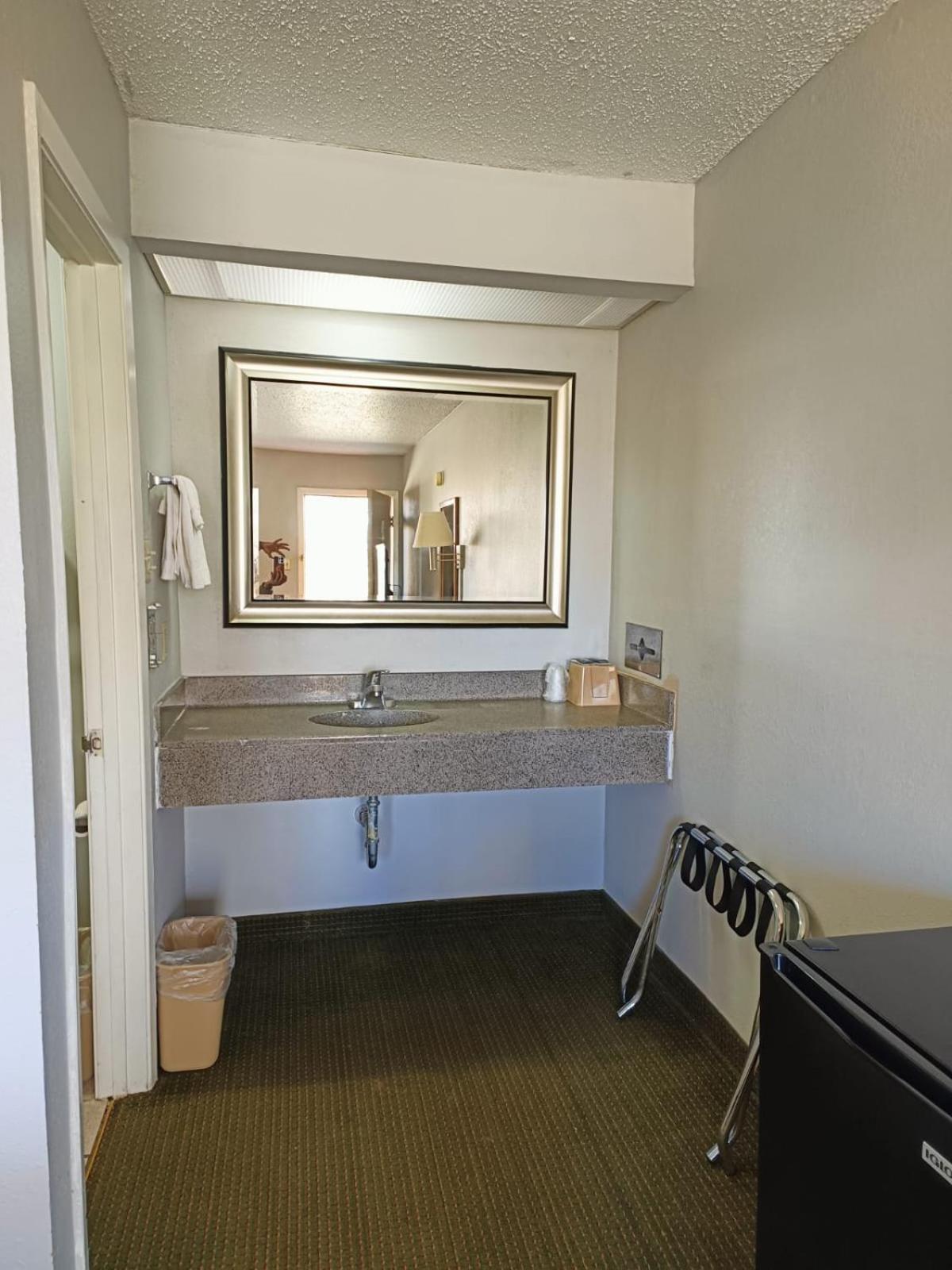Executive Inn By Oyo Kilgore North Extérieur photo