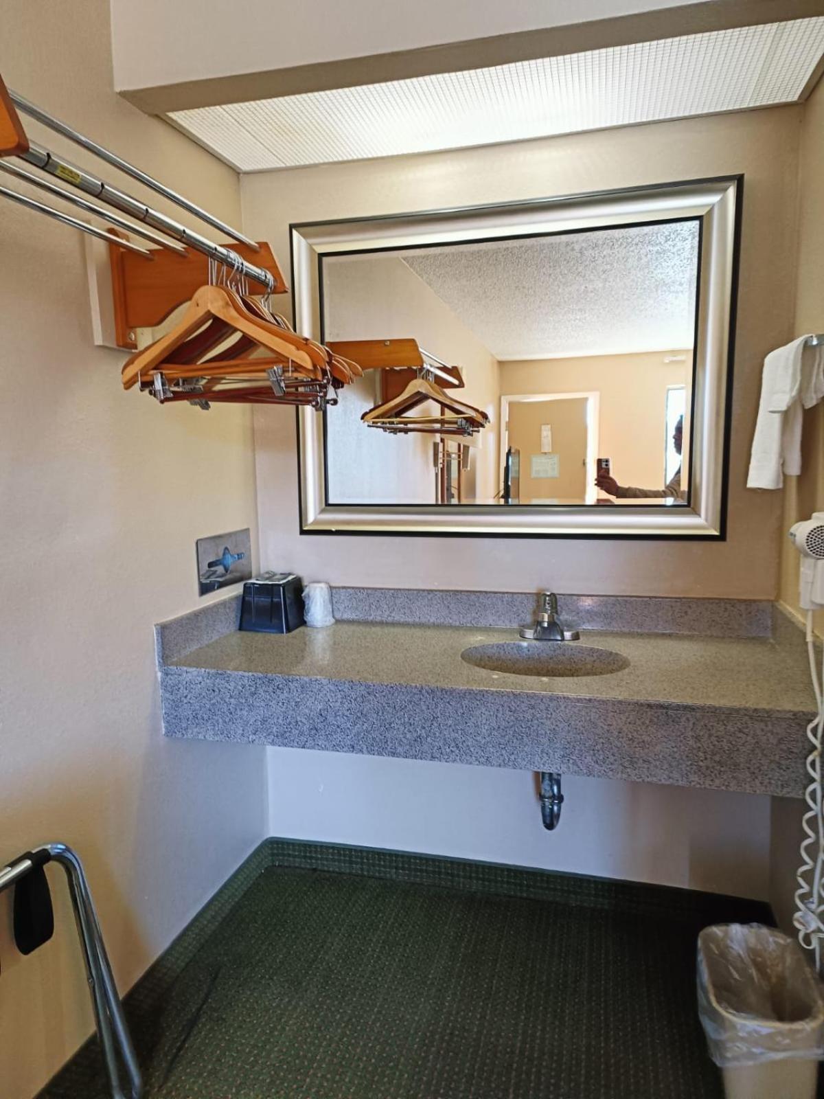 Executive Inn By Oyo Kilgore North Extérieur photo